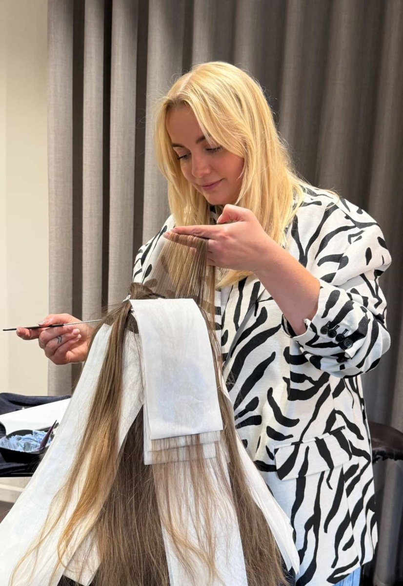 <p style=color:#729dbf;><i>F&aring; guldkorn der l&oslash;fte dine farveteknikker med COLOR.ME KEVIN.MURPHY</i></p>