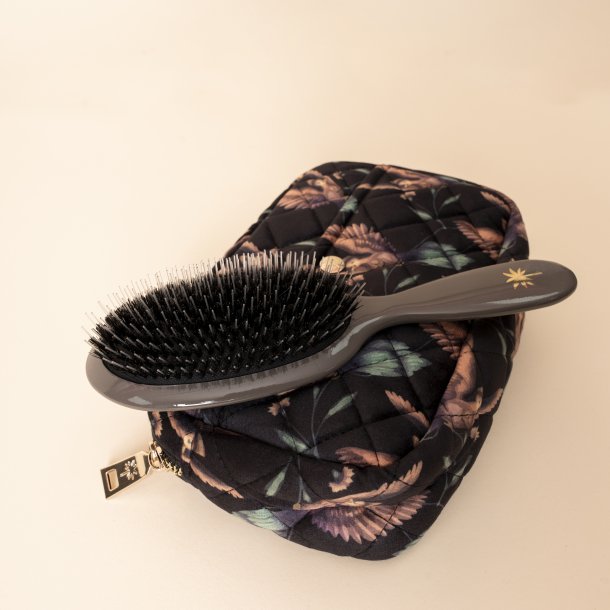 Beauty Bag Black Hummingbird M &amp; Mink Hair Brush M Kampagne