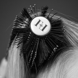 Blow Dry Hairbrush Glossy White M