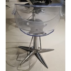 Clara Gennemsigtig, Parrot Base - Udstillingsmodel