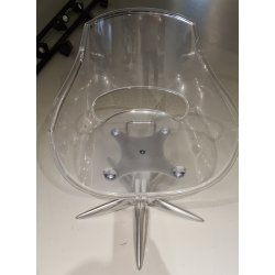 Clara Gennemsigtig, Parrot Base - Udstillingsmodel